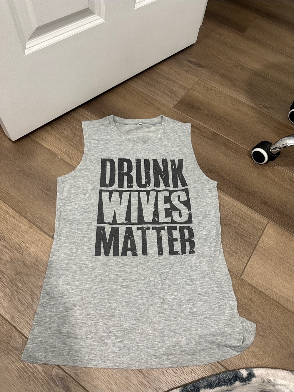 Sleeveless Graphic Muscle Tank - Gray "Drunk Wives Matter"